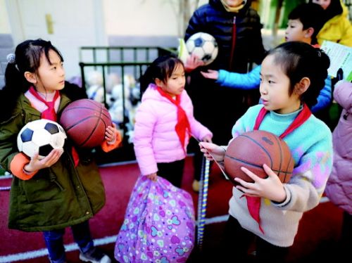 育新小学寒假上演