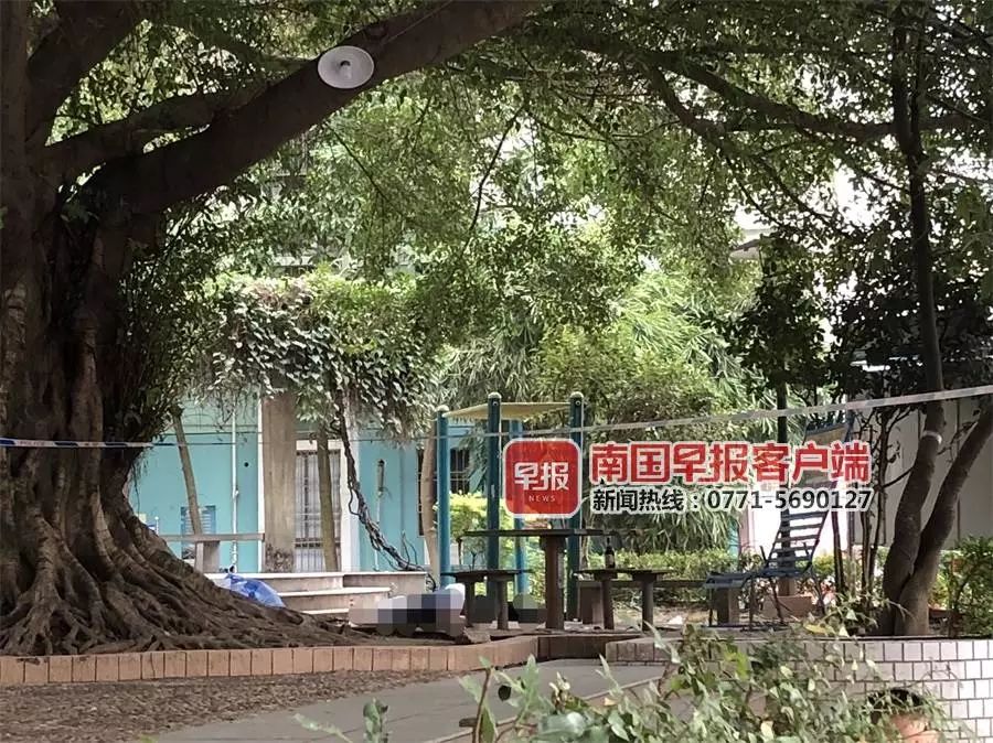 一男子挂死在南宁某小区健身器材上,警方通报来了