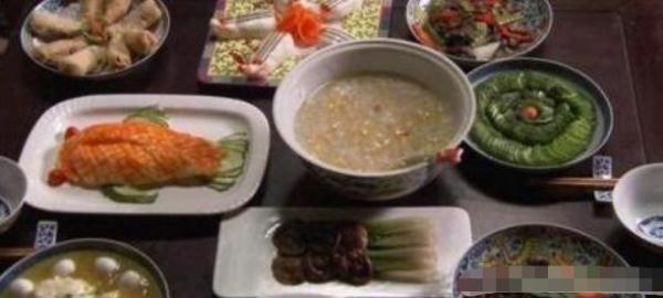 影视剧中“雷人”道具：《甄嬛传》中塑胶当美食