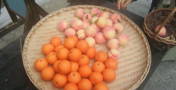 影视剧中“雷人”道具：《甄嬛传》中塑胶当美食