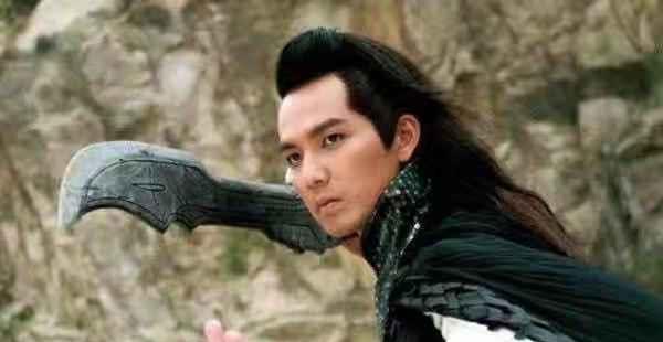 影视剧里的那些雷人道具,食物是塑胶,瀑布是保鲜膜