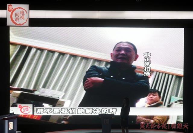 企业入驻10个月配套路灯公交都没有，区长说“对不起”