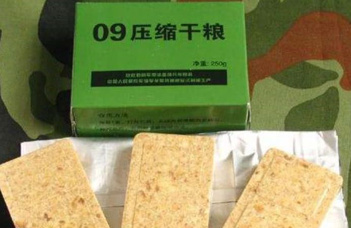 一块压缩饼干相当一碗米饭，将它煮“烂”之后，网友：我太天真了