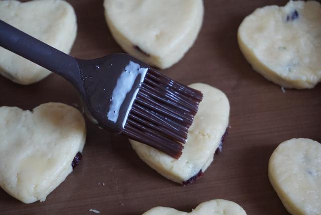 别只会做蔓越莓饼干了,这个圣诞下午茶就做它吧,简单易做零失败