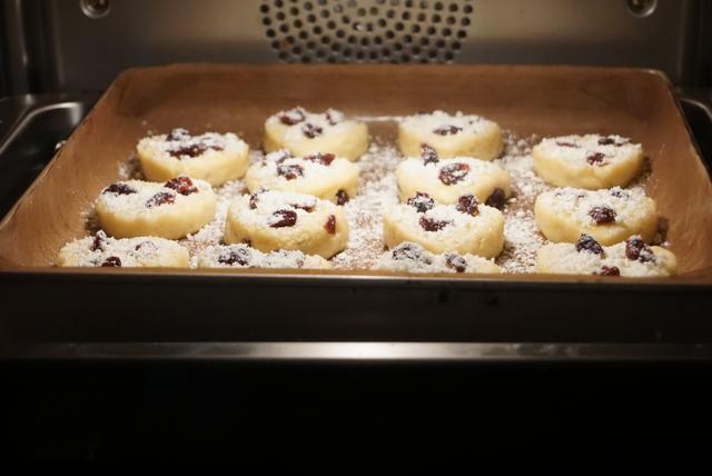 别只会做蔓越莓饼干了,这个圣诞下午茶就做它吧,简单易做零失败