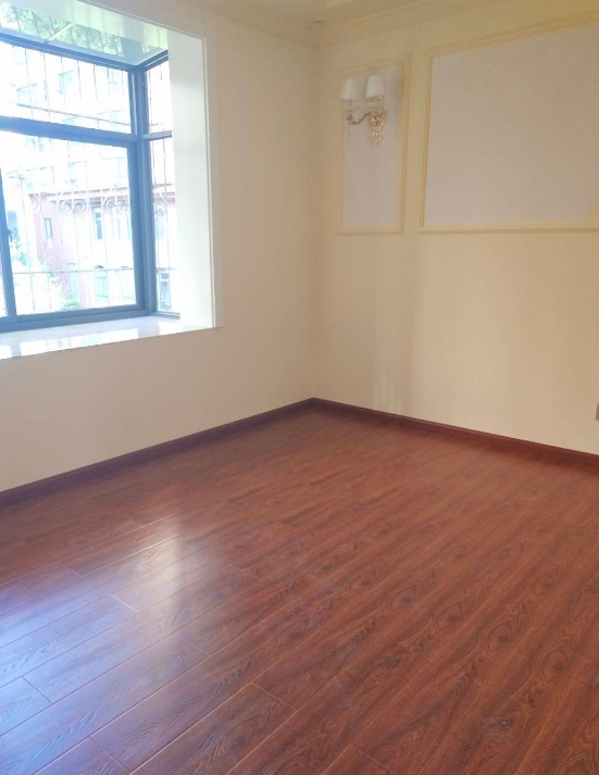 晒晒78㎡紧凑小三房，电视墙贴了大理石，效果出奇的好看