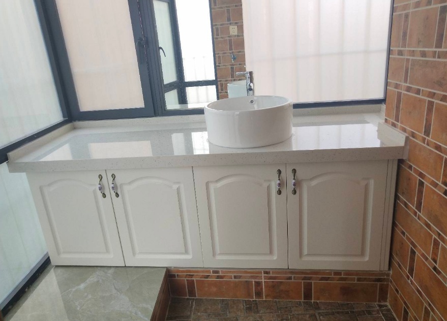 晒晒78㎡紧凑小三房，电视墙贴了大理石，效果出奇的好看