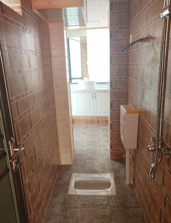 晒晒78㎡紧凑小三房，电视墙贴了大理石，效果出奇的好看