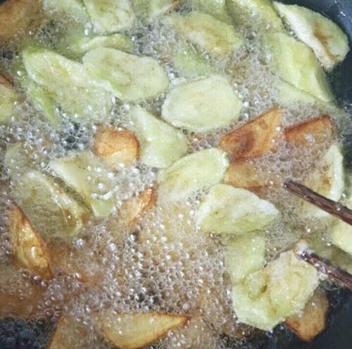 地三鲜：春节即将结束，吃腻了鸡鸭鱼，换个口味尝尝地?.
