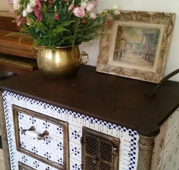 晒晒付笛生住的豪宅, 家里墙上就刷了大白墙, 墙上挂着超多艺术品