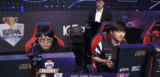 LOL 小花生横扫老东家, Deft与PawN转会后首秀失利