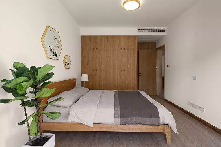 34款木色衣柜，实木或人造板都可以实现2.4