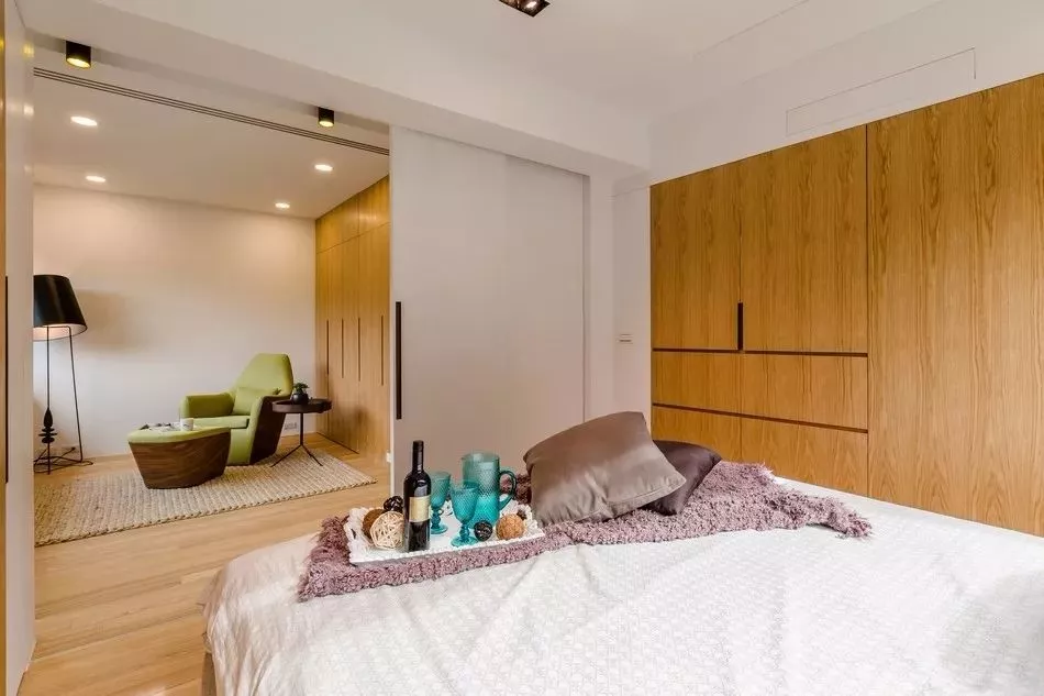 34款木色衣柜，实木或人造板都可以实现2.4