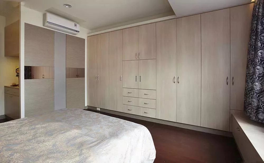 34款木色衣柜，实木或人造板都可以实现2.4