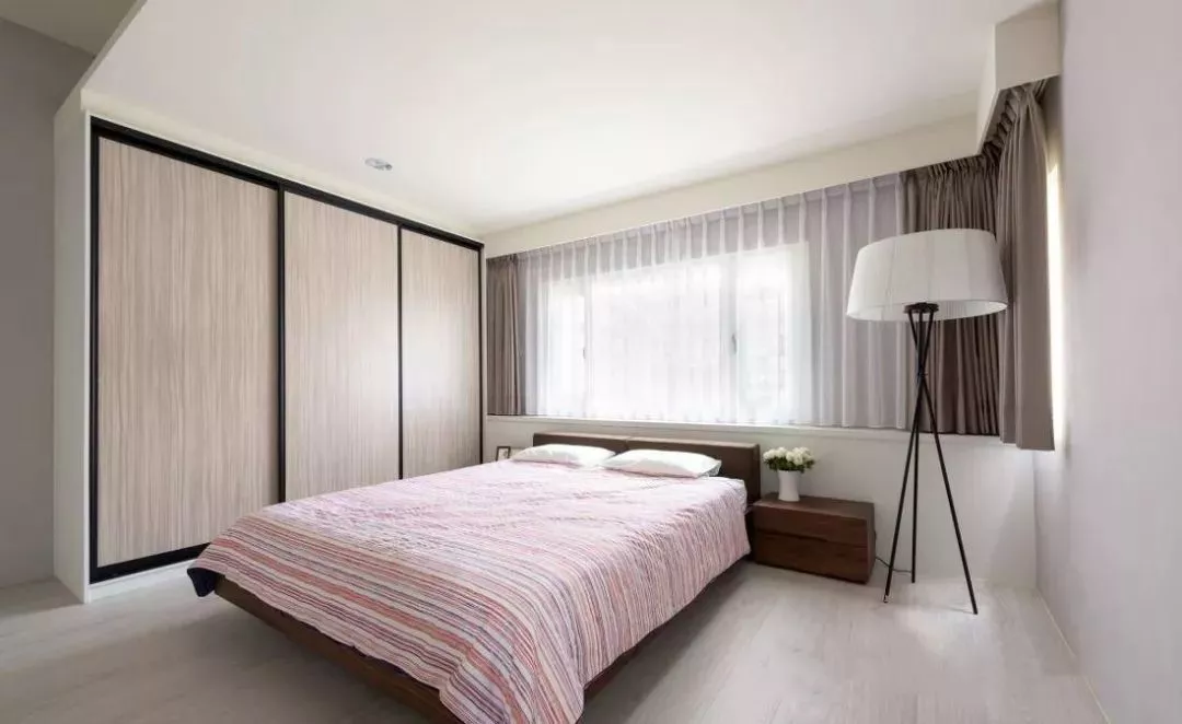 34款木色衣柜，实木或人造板都可以实现2.4