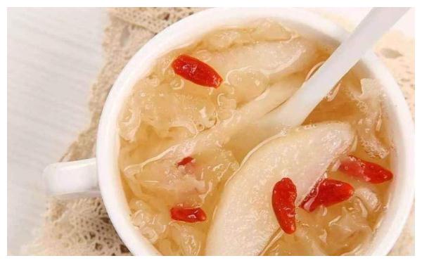 春天女人多喝这些糖水，滋润补水，皮肤不干燥，还能美容养颜