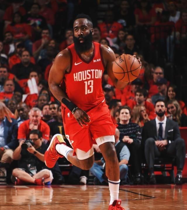 哈登上脚「钢铁侠」！NBA 季后赛球鞋上脚精选