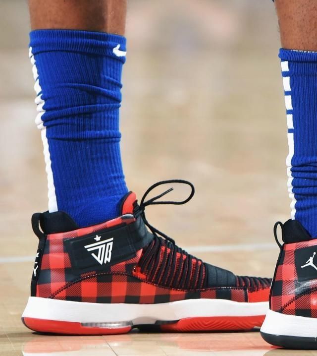哈登上脚「钢铁侠」！NBA 季后赛球鞋上脚精选