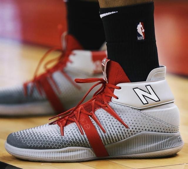 哈登上脚「钢铁侠」！NBA 季后赛球鞋上脚精选