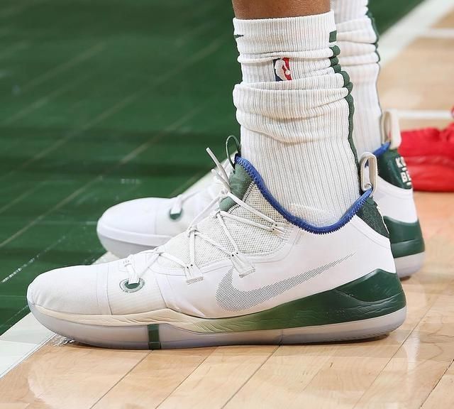 哈登上脚「钢铁侠」！NBA 季后赛球鞋上脚精选