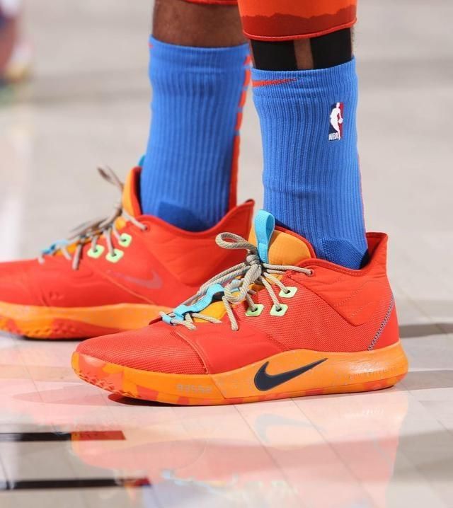 哈登上脚「钢铁侠」！NBA 季后赛球鞋上脚精选