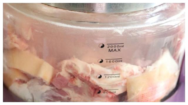 养护气管的药膳,蹄髈炖白萝卜,多变季节一起养生吧!