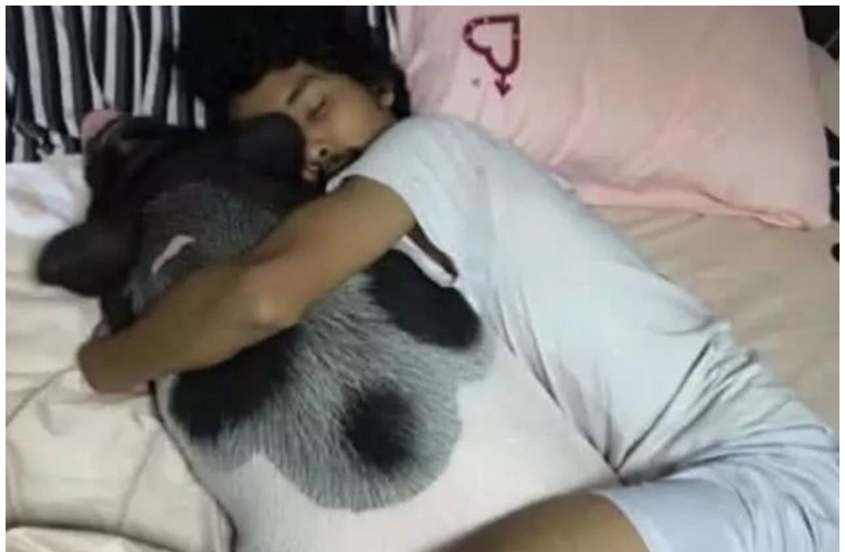 男子网购一只小香猪，越养越不对劲，一年之后感觉可以过年吃了