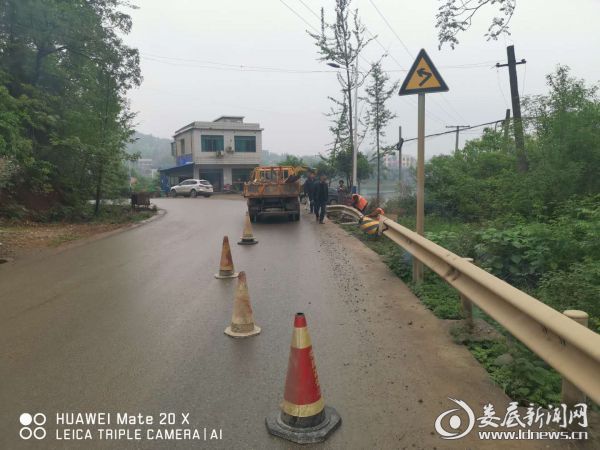 娄星区公路养护所:加强安全隐患排查整改 筑牢公路安全“防线”