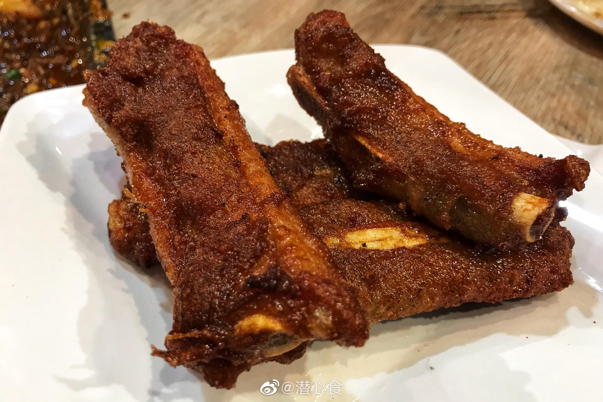 小小莊园
提前入夏
啤酒、烧烤、小龙虾、花生、毛豆……
吃得就是气