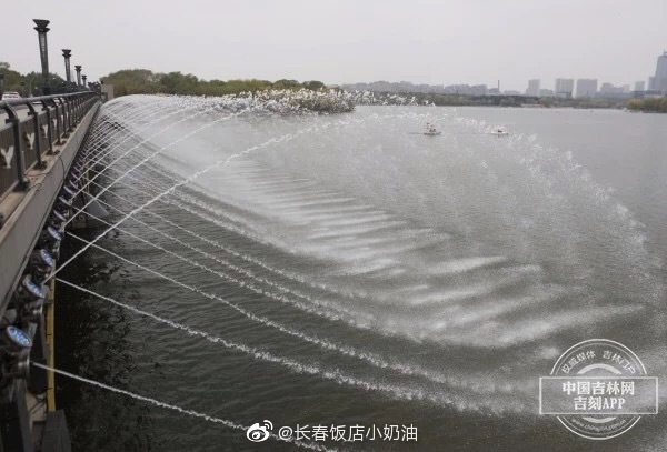 长春南湖大桥音乐喷泉“五一”开放