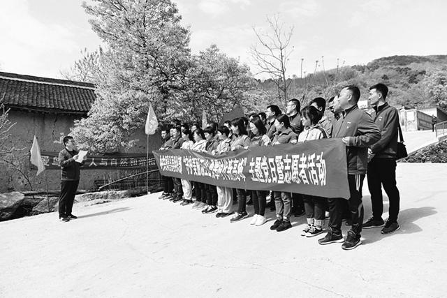 闻喜县委呼吁广大群众提高环保意识 文明出游