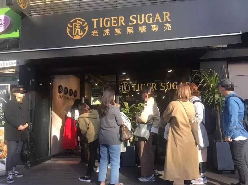 日本全家新出的珍珠奶茶冰吊打市面上的贡茶、鹿角巷和coco！这是要断货的节奏！