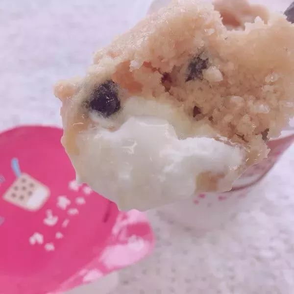 日本全家新出的珍珠奶茶冰吊打市面上的贡茶、鹿角巷和coco！这是要断货的节奏！