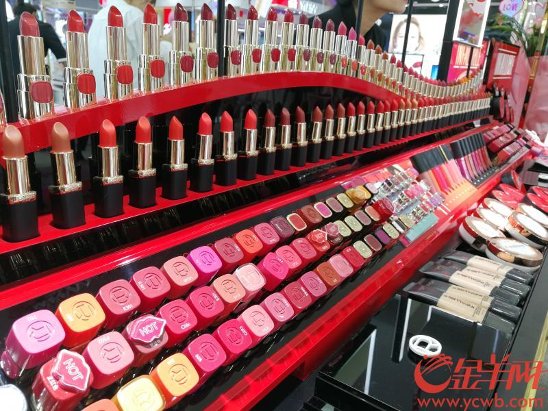 母亲节变身购物节，这一届的妈妈最喜欢化妆品