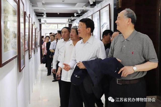 翰墨礼赞新中国 玉雕逐梦新时代—— 冯敏刚书画作品选暨中国玉石雕刻大师 玉雕作品联展在玄武湖白苑拉开帷幕