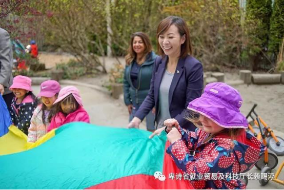 改善学习环境、免费发月经用品……加拿大这省的福利让你拿到手软！