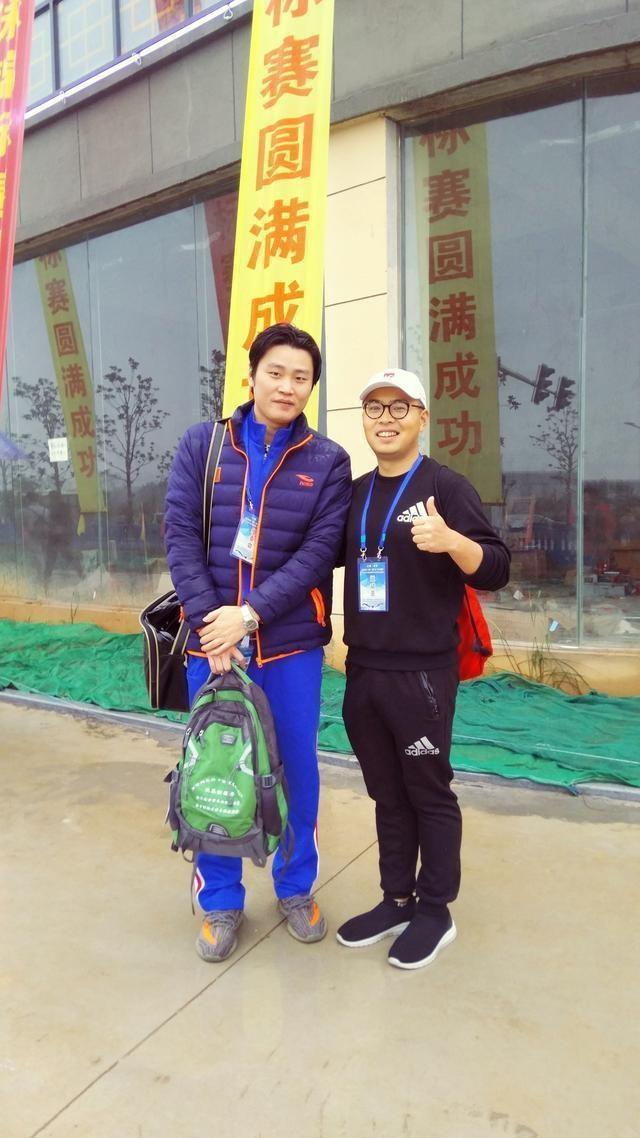 曾经的游泳名将欧阳鲲鹏，因吃烧烤遭终身禁赛，现37岁成省队教练