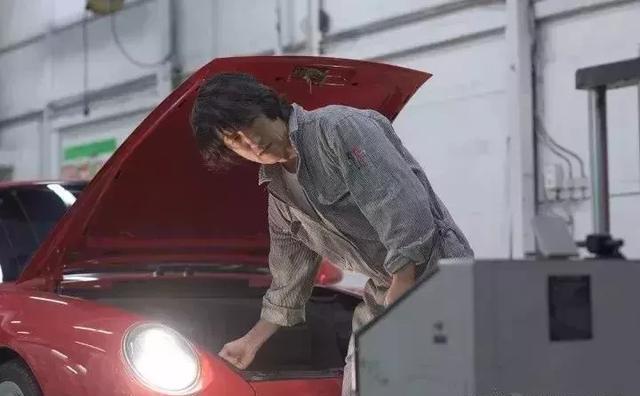 修理工怎么都跑了？修理厂老板欲哭无泪！
