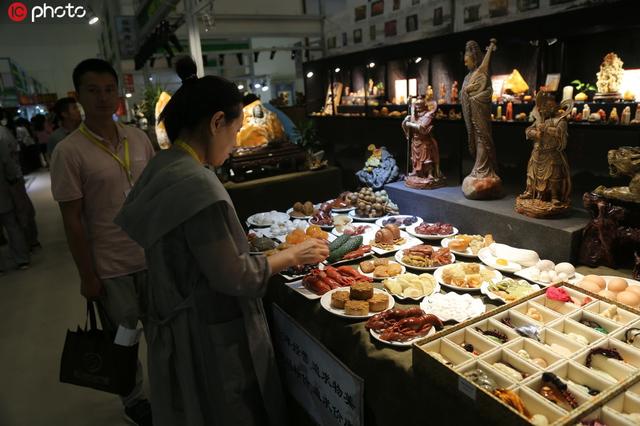 太逼真！这桌“满汉全席”全由玉石雕刻