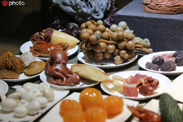 太逼真！这桌“满汉全席”全由玉石雕刻