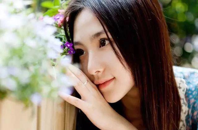 在两性相处过程中，该如何打开吸引力开关，成为吸引女生的男人？