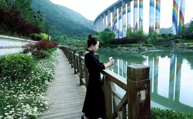 在两性相处过程中，该如何打开吸引力开关，成为吸引女生的男人？