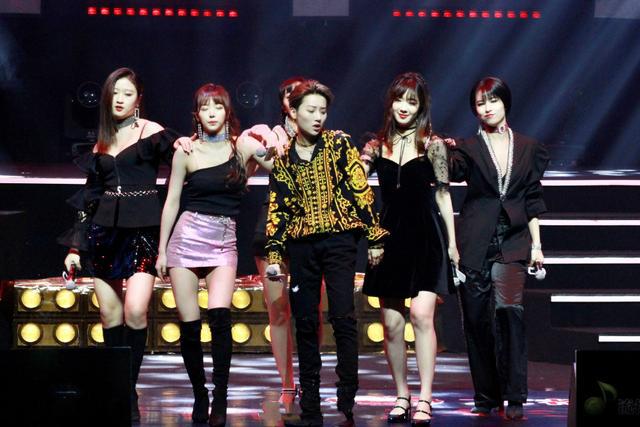 《街舞2》刘雨昕到底是谁，蜜蜂少女重回赛场，中性审美有市场