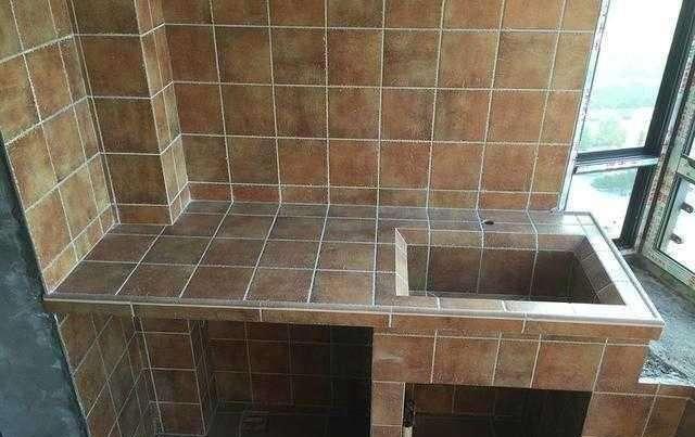 洗衣机放阳台，现在都流行在上面安装这个东西，实用又节省水