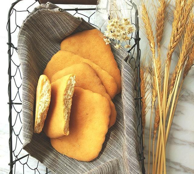 东北老式发面饼干,香甜酥脆,味道超棒