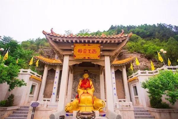 免费！陕西隔壁这座名山烟笼雾锁，如缥缈仙境！西安出发3h可达