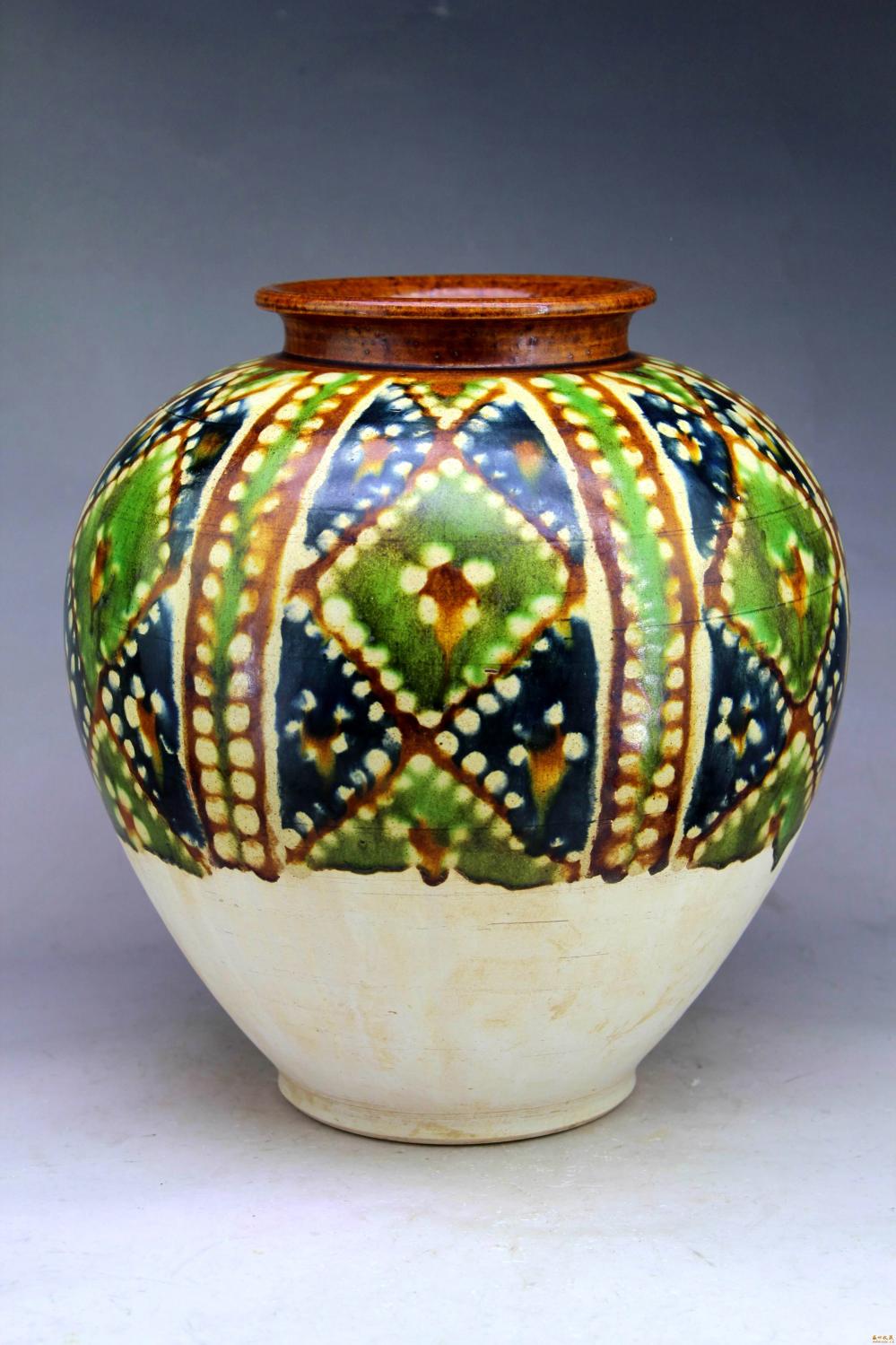 盛世收藏:唐三彩, 具有美感的艺术品!