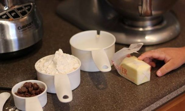 美食精选|自己竟然学会做巧克力饼干,想想真是美极了!