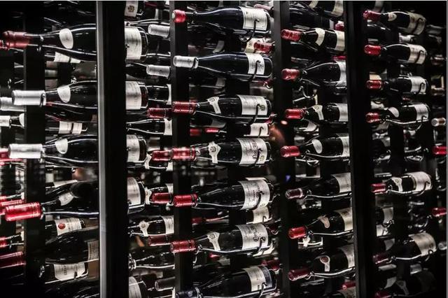 葡萄酒为什么要30度横放？