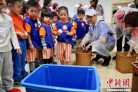 助力垃圾分类 近千上海民众参加“环保跑”